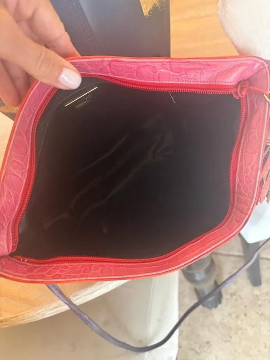 Vintage Sharif Colorful Striped Crossbody Bag with Tassel Accent zip closure - Picture 6 of 6